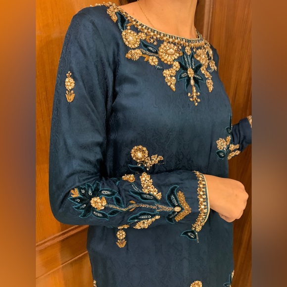 Brand new Indian Pakistan 3 piece pure silk and velvet party and wedding wear - Picture 3 of 4